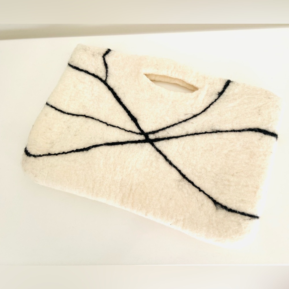 Handmade Wool Felt clutch - Picture 2 of 7